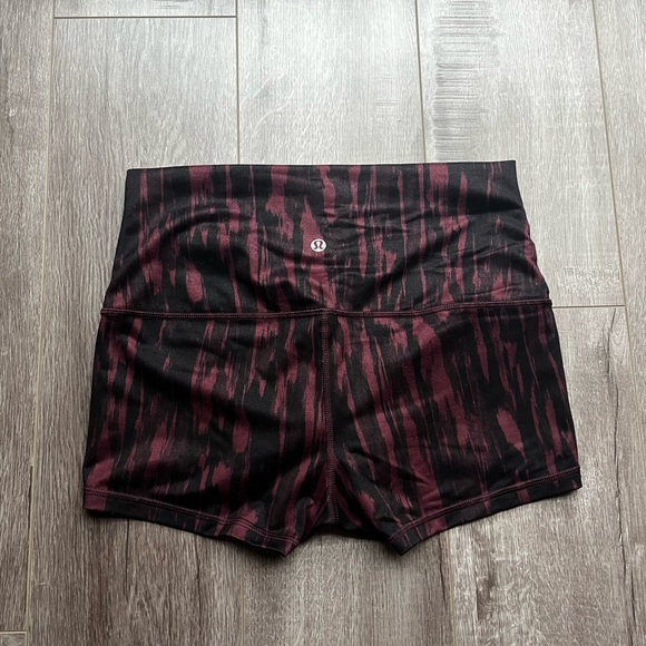 Lululemon Sports Bra and Shorts - Picture 5 of 5